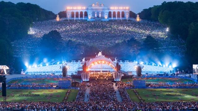Concertul de vară de la Palatul Schönbrunn, pe TVR2