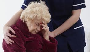 La femei, boala Alzheimer este diagnosticată cu întârziere  