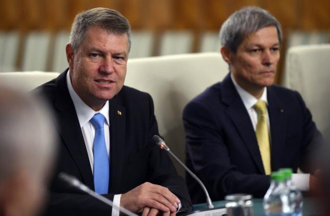 Iohannis îi cere lui Cioloş să accepte PSD: Vreau guvern din prima, fără sensibilităţi