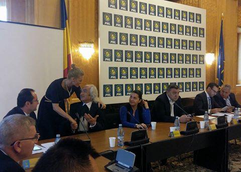 Academicianul Leon Dănăilă deschide listele PNL la Senat, în București