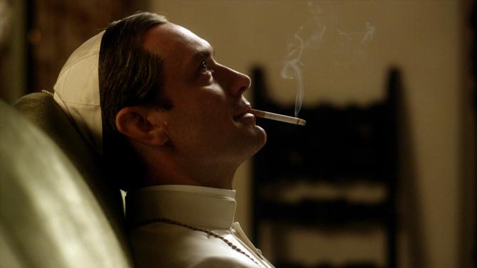 Jude Law este The Young Pope/ Tânărul papă. Din 28 octombrie la HBO