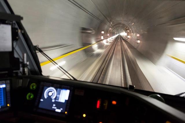 S-a deschis cel mai lung tunel feroviar din lume. Cat a durat constructia.