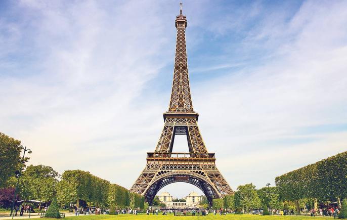 Un perete din sticlă antiglonţ va proteja Turnul Eiffel 
