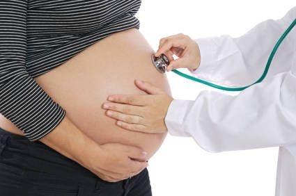 Herpesul genital, în perioada sarcinii, dublează riscul de autism la copil