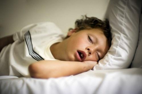 Sindromul de apnee în somn afectează creierul copiilor!