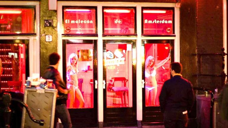 Primarul din Amsterdam a deschis un bordel condus de prostituate: Este un nou model