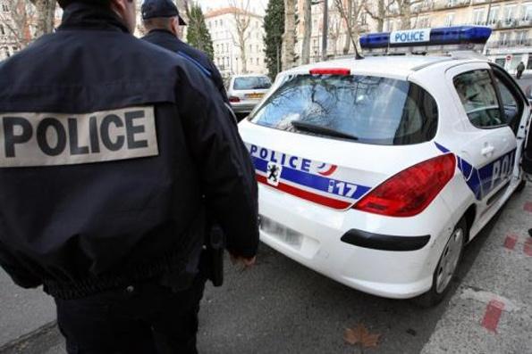 În apropiere de Paris.  O mașină a intrat într-o pizzerie: O fetiță ucisă și șase persoane grav rănite 