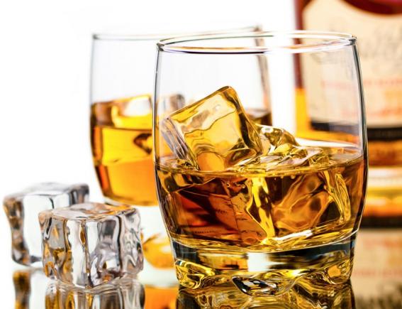 De ce whisky e mai bun diluat cu apă?