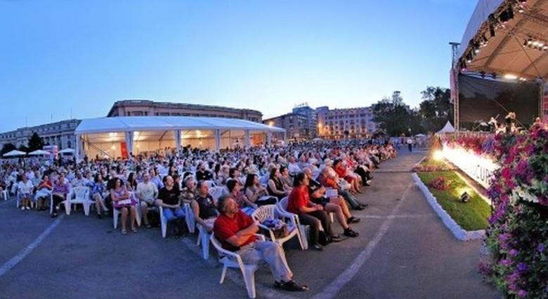 În Piaţa George Enescu, concerte live şi transmisii în direct de la festival