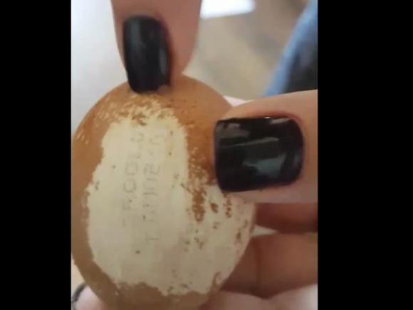 Reacția Kaufland la filmarea cu ouăle vopsite