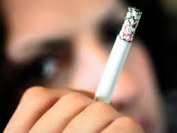 A mai fost demontat un mit: Fumatul nu slăbeşte, ci îngraşă