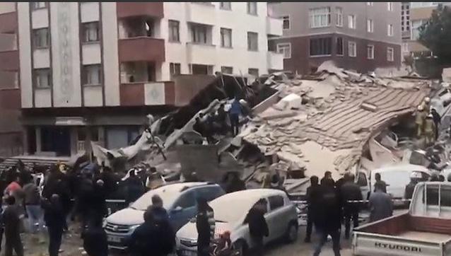 O clădire cu șase etaje s-a prăbușit la Istanbul