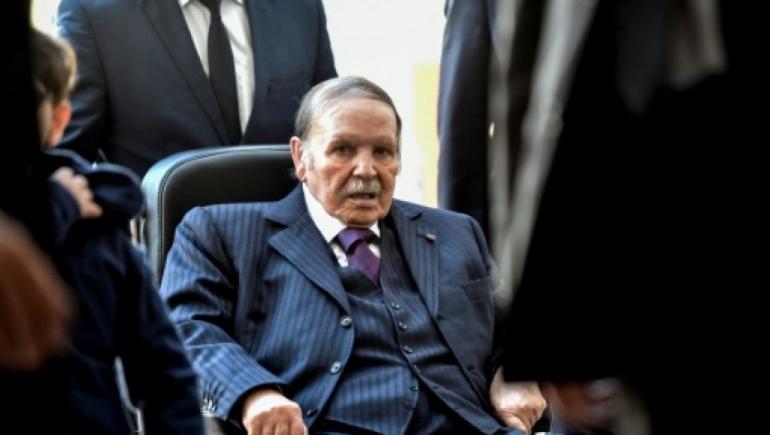 Președintele algerian a demisionat