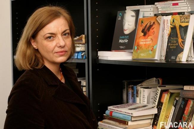 La mulți ani, Denisa Comănescu! Gel mai bun editor în spațiul românesc pe literatură străină