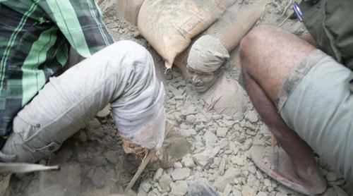 Cutremurul din NEPAL. Sute de imagini cu DEZASTRUL provocat de seism, publicate pe rețelele de socializare