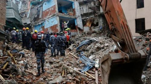 Bilanțul cutremurului din Nepal a crescut la peste 7.000 de morți și 14.000 de răniți