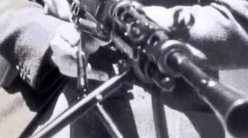 Regele Mihai, surprins într-o ipostază INEDITĂ. O fotografie din 1942 face senzație pe internet