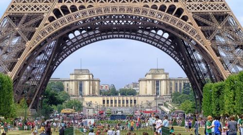 Hoții din România care au speriat Versailles-ul și au băgat în grevă angajații de la Turnul Eiffel