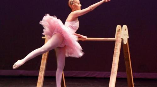 Oarbă şi paralizată, după un cancer cerebral, o balerină revine pe scenă