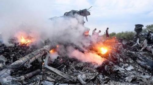 Noi dezvăluiri în cazul prăbuşirii zborului MH17. Cine monitoriza cu atenție zona înainte ca avionul malaezian să fie doborât de rachete (VIDEO)