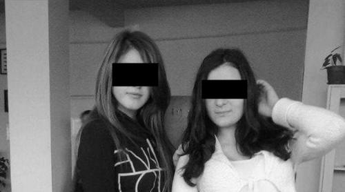 Dumnezeule! Două eleve din Argeș au încercat SĂ SE OMOARE ÎN CURTEA ȘCOLII. Mama unei fete n-a mai putut să le ia în Italia, în vacanță