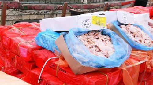 CAZ ȘOCANT de contrabandă. Carne congelată, veche de 40 de ani, confiscată de vameși