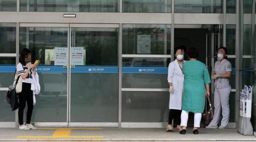 Două mari spitale din Coreea de Sud s-au închis pentru a limita răspândirea MERS