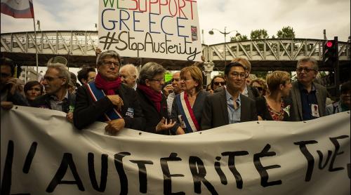 Marine Le Pen: „Acum le cereți grecilor să mai încerce o dată această austeritate teribilă. Asta echivalează cu o sclavie pe care o impuneți poporului grec” 