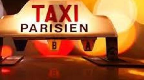 Taximetriștii francezi protestează împotriva Uber. Două aeroporturi au fost blocate