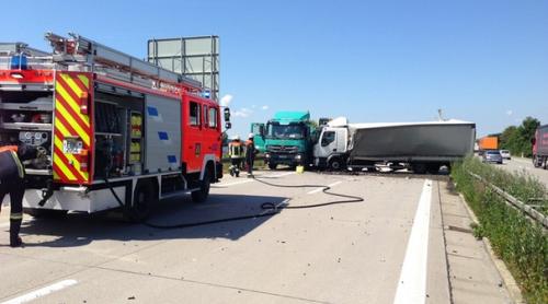 Un șofer român a fost rănit într-un grav accident pe o autostradă din Germania