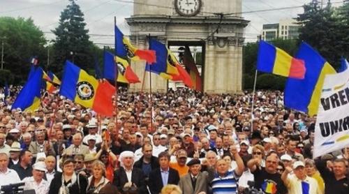 Miting în Piața Universității, pentru unirea Republicii Moldova cu România