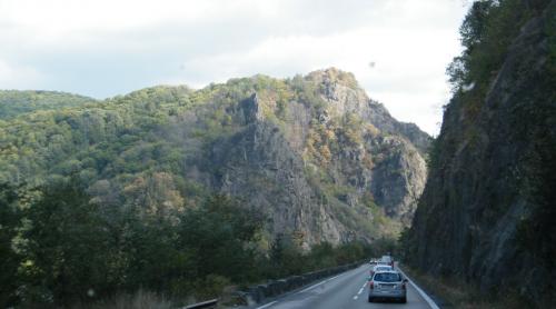 Autostrada Sibiu – Piteşti mai aşteaptă! Cum plănuieşte CNADNR să „relexeze” traficul pe Valea Oltului