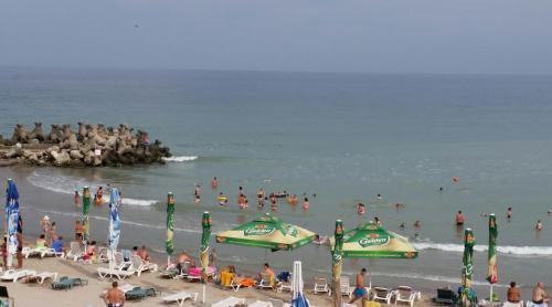 Pe litoralul românesc se îneacă un om pe zi, în același loc: „În loc de șezlonguri pe plajă ar trebui să fie puse cruci” (VIDEO)