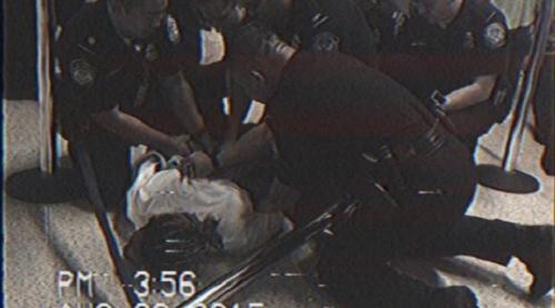 Wiz Khalifa, încătușat pe aeroportul din Los Angeles. Cu ce i-a înfuriat pe polițiști rapperul american (VIDEO)