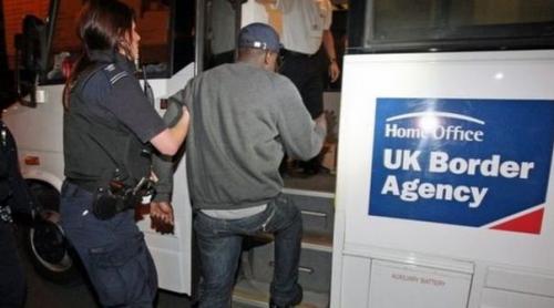 Marea Britanie îi amenință pe imigranții ilegali cu închisoarea