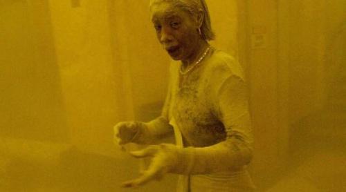 The Dust Lady, femeia care a supravieţuit atentatului 9/11, a murit de cancer 