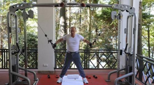 Putin și Medvedev trag de fiare, imagini de la antrenament (VIDEO)