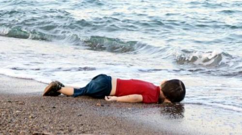  „Copiii mi-au alunecat din mâini”, povesteşte tatăl lui Aylan, micuţul sirian înecat în  Turcia