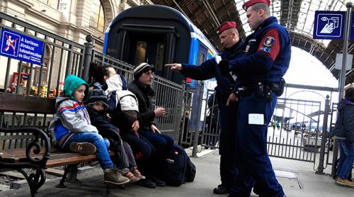 Ungaria nu va mai închiria autobuze pentru a transfera imigranți la frontiera cu Austria