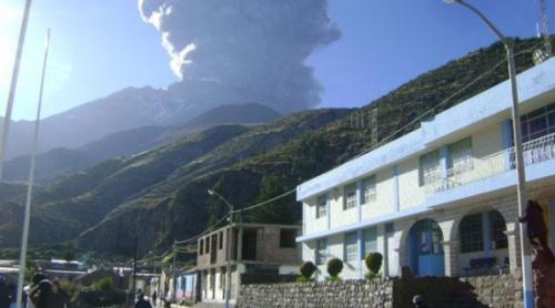 Peru se pregătește de o erupție vulcanică. Ubinas a început să arunce cenușă pe o rază de zece kilometri