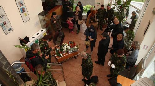 Max, câinele-erou al Armatei Române, a fost înmormântat cu onoruri