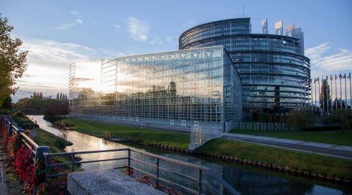 Merkel și Hollande se vor adresa Parlamentului European la 7 octombrie