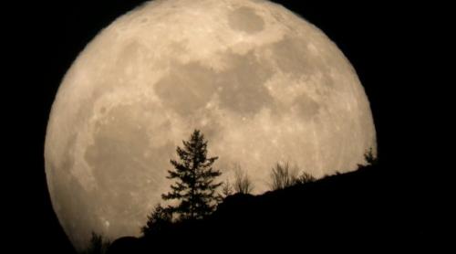 Superluna de Luni. Fenomenul se va mai repeta în 2033