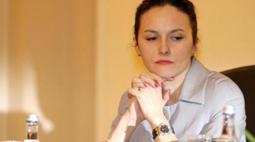Alina Bica, fosta şefă a DIICOT, din arestul Poliției la Penitenciarul Târgşor. Avocat: 