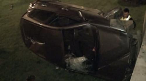 INCREDIBIL! Ce a făcut un șofer după ce a căzut cu mașina de pe podul Grant (VIDEO)