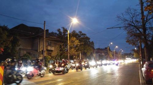  Motocicliștii au aprins lumânări la locul unde a murit Bogdan Gigină