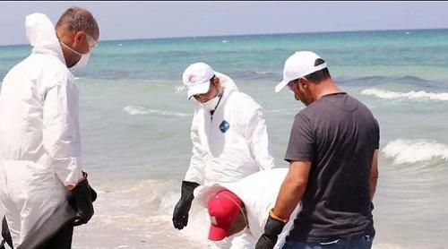 ÎNCĂ O TRAGEDIE. Cadavrele a 43 de migranți au fost descoperite pe coasta libiană