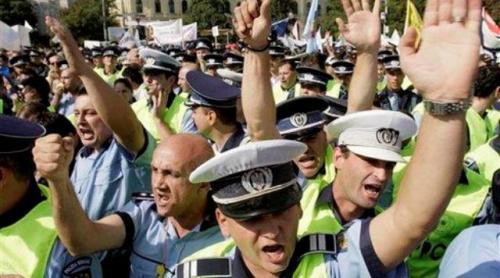 Sindicatele polițiștilor, solidare cu Oprea: 