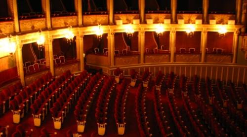 Opera Națională  și-a suspendat reprezentațiile