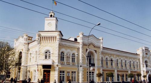 Primăria Chișinăului s-a împrumutat pentru a plăti salariile angajaților